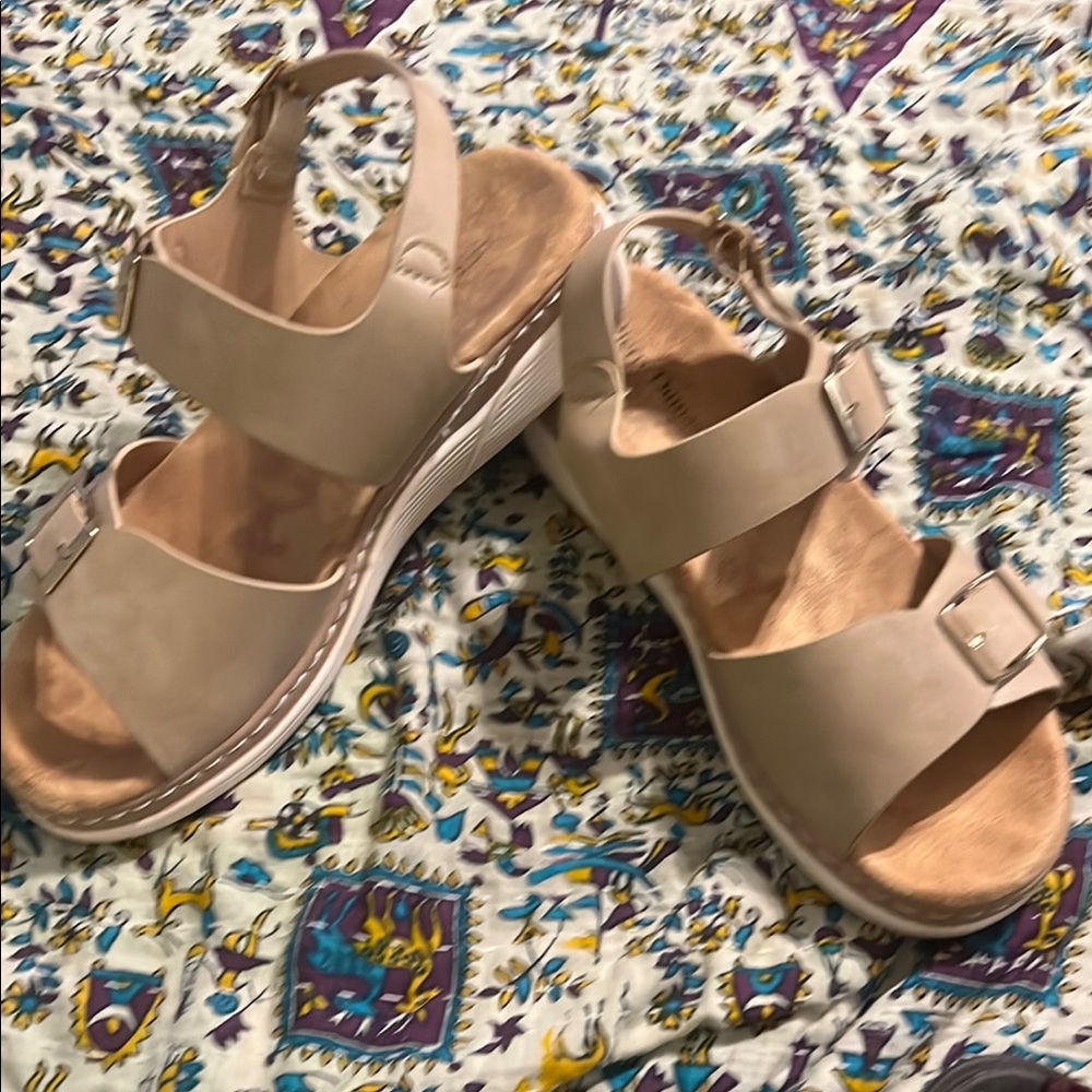 Women's Beige Sandals